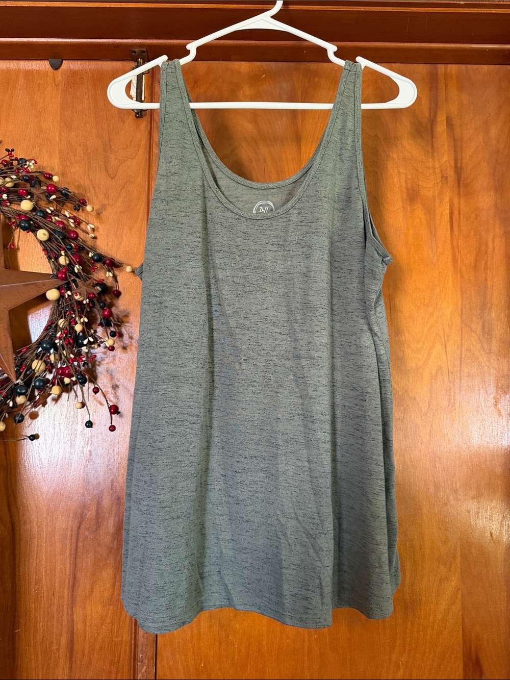 Everyday Scoop Tank Top - Olive